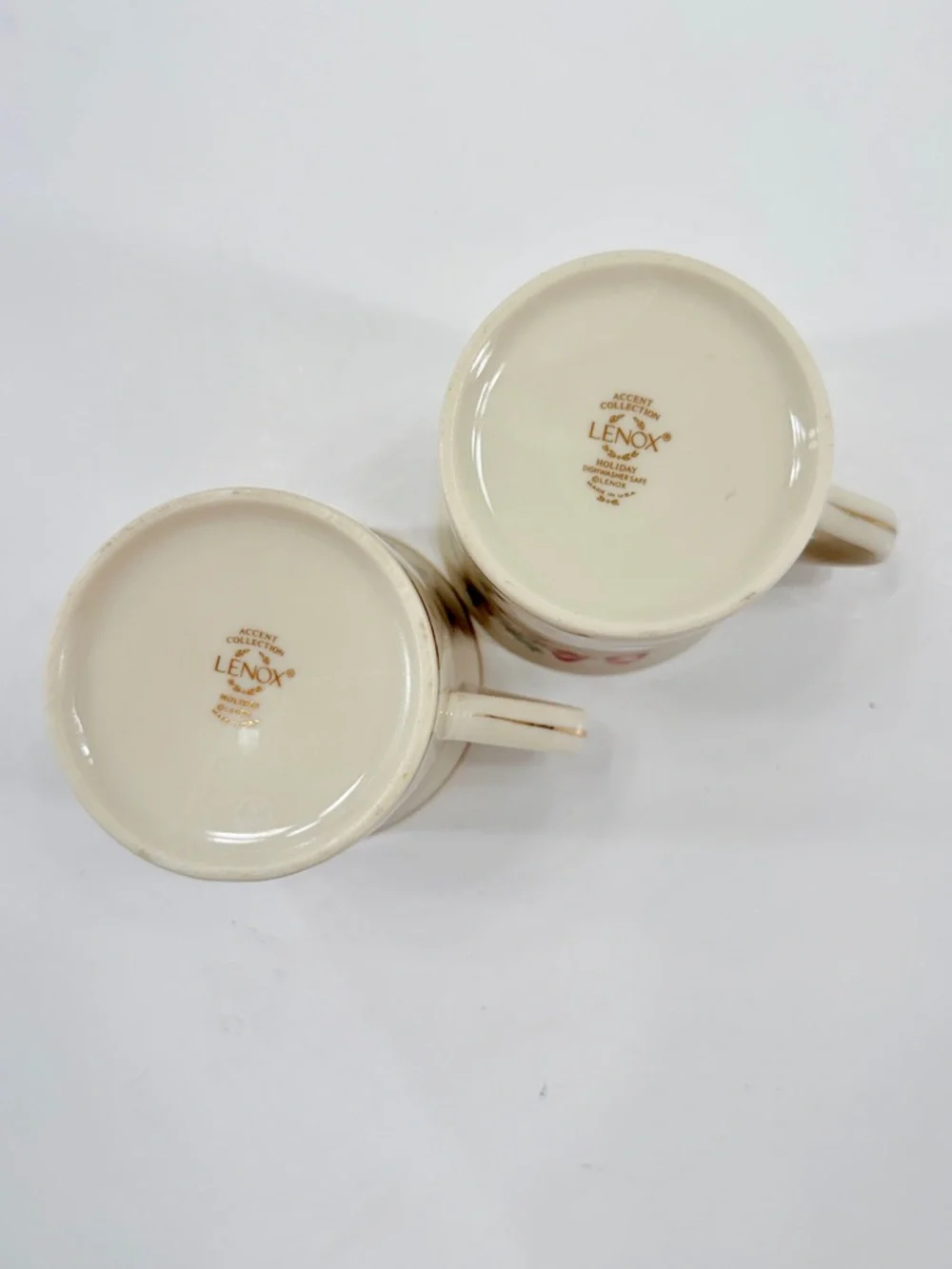 Lenox Mug Holiday Gold Porcelain Red Ribbon 24K‎ Gold Trim Discontinued Set of 2